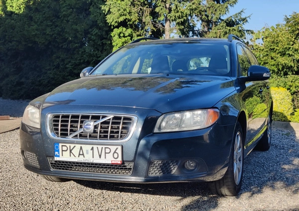 Volvo V70 cena 22500 przebieg: 250000, rok produkcji 2009 z Barlinek małe 67